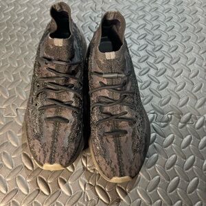 Yeezy 380 onyx reflective size 13